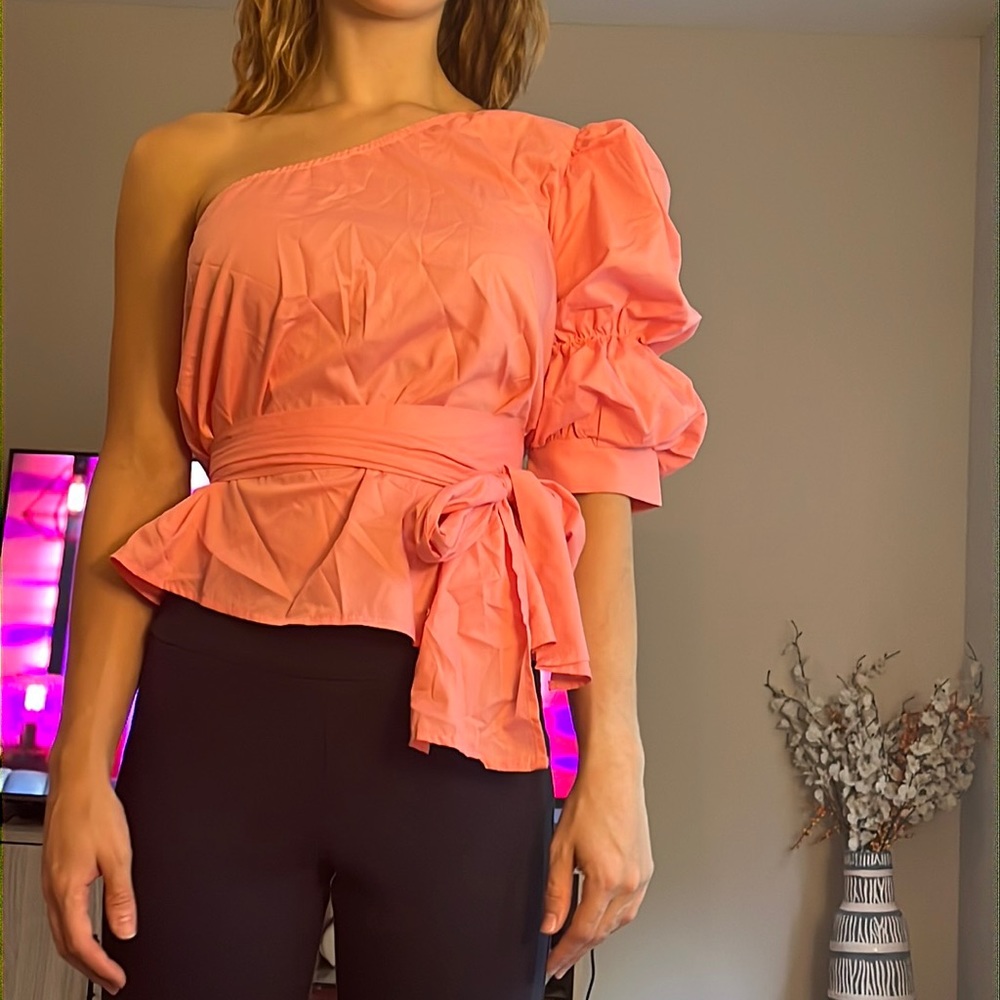 Pink One shoulder puff sleeve shirt
